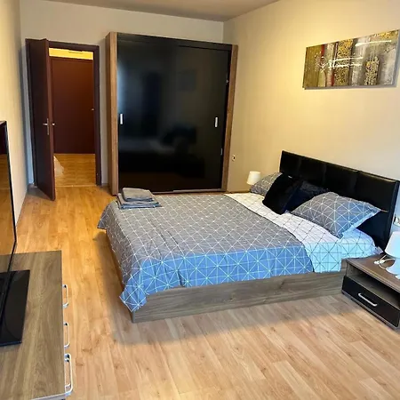 Nice, Spacious And Cozy * Sofia